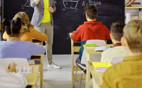 ѧУ��Ƚ�����ѧ�����ܽ�